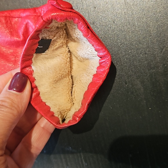 Red leather gloves - Picture 5 of 5